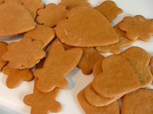 Freshly_baked_gingerbread_-_Christmas_2004[1]
